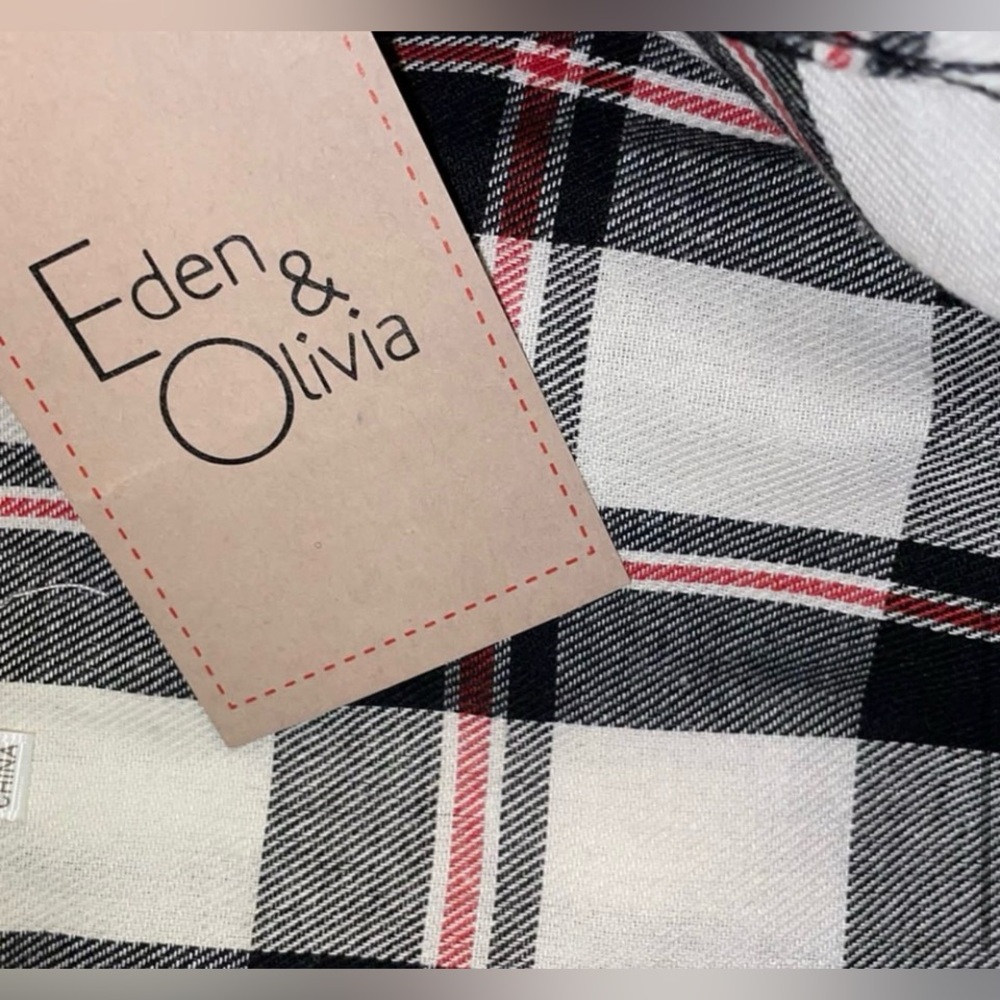 (106) EDEN & OLIVA TOP PLAID BOTTOM DOWN LONG SLEEVE SIZE L - Picture 6 of 6